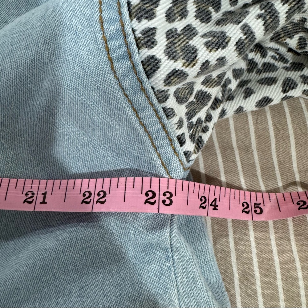 Leopard Print‎ Contrast Denim Button Down Shirt Jacket Shacket Women’s Size M - Picture 7 of 7